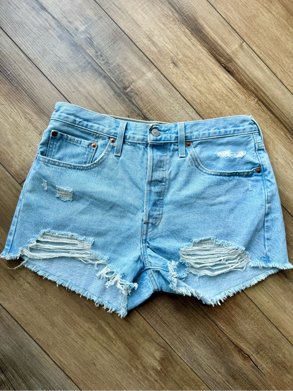 Levi’s 501 Light Wash Distressed Denim Shirts | W31 | Like New | High Waisted